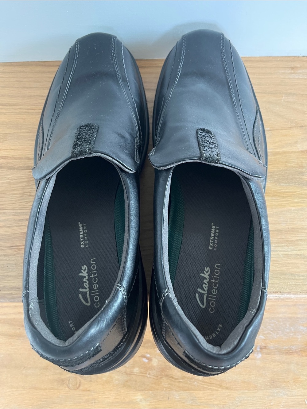 Clarks Black Leather Slip-On Loafers for Men - Picture 3 of 4
